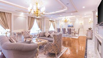 Presidential Suite | Living area