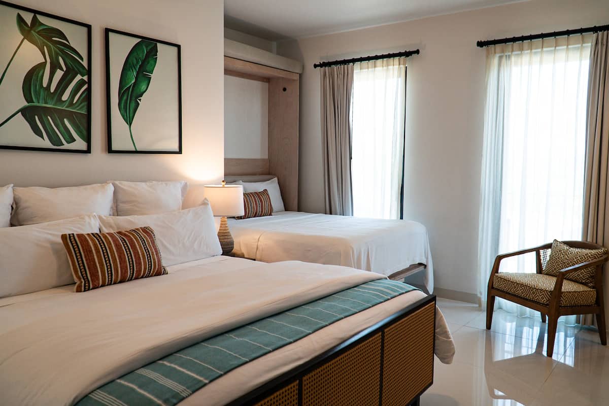 Superior Deluxe Room | 1 bedroom, premium bedding, down comforters, Select Comfort beds