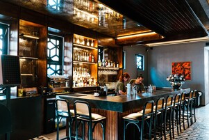 酒吧（店内）