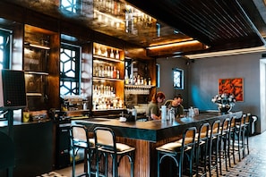 Bar (in der Unterkunft)