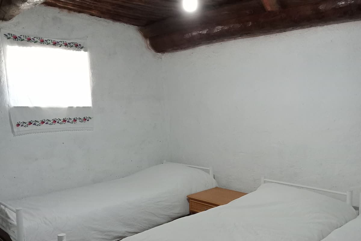 1 habitación, decoración personalizada y muebles diferentes