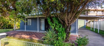Dog Friendly Holiday House in Bongaree