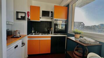 Frigorifero, microonde, forno, lavastoviglie