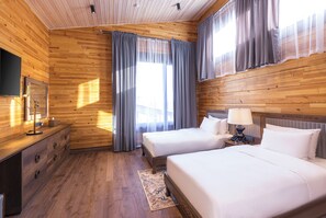 Villa Superior | 4 sovrum, värdeförvaringsskåp på rummet, skrivbord och ljudisolering