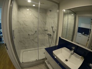 Shower - ENJOY BATUMI (Batumi)