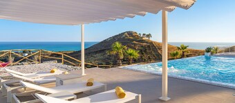 Luxury villa with pool, sea view, Bovo Marina, Sicily