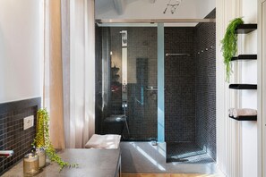 Shower, hair dryer, towels - Splendid villa with pool, Vendicari  - DiCasaInSIcilia (Noto)