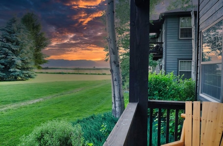 Property grounds. Family Mountain Condo Near Grand Targhee, Yellowstone, Tetons