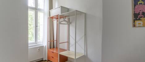 2 bedrooms, desk, iron/ironing board, WiFi
