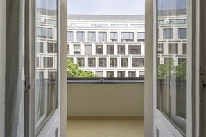 Interior - Boxi - Bright Apartment with balcony (Berlin)