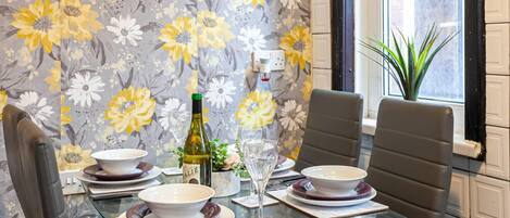 House | Private kitchen | Fridge, microwave, oven, stovetop