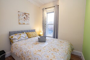 5 chambres, fer et planche à repasser, Wi-Fi gratuit, draps fournis