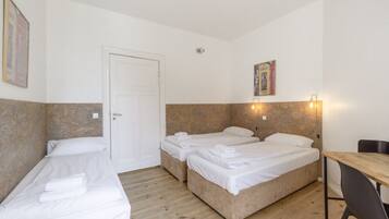 1 sovrum, skrivbord, strykjÀrn/strykbrÀda och wi-fi