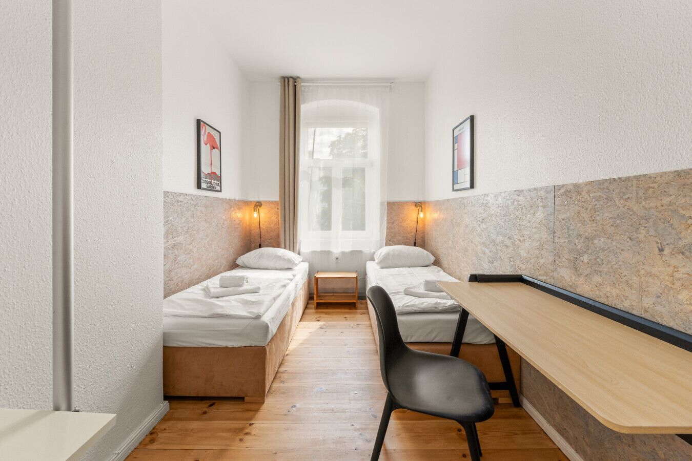 2 bedrooms, desk, iron/ironing board, WiFi
