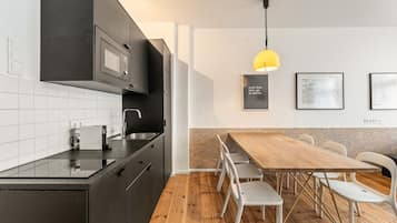 Fridge, microwave, stovetop, coffee/tea maker