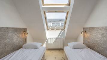 2 Schlafzimmer, Schreibtisch, Bügeleisen/Bügelbrett, WLAN