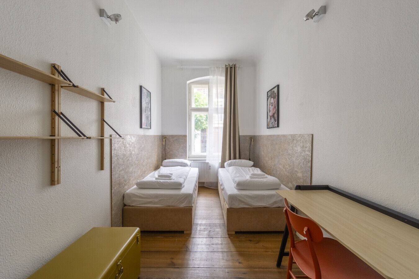 2 bedrooms, desk, iron/ironing board, WiFi