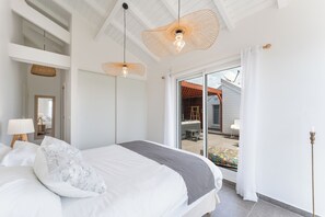 2 chambres, fer et planche à repasser, Wi-Fi gratuit, draps fournis