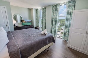 3 chambres, fer et planche à repasser, Wi-Fi, draps fournis