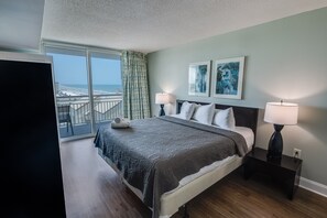 3 slaapkamers, een strijkplank/strijkijzer, wifi, beddengoed