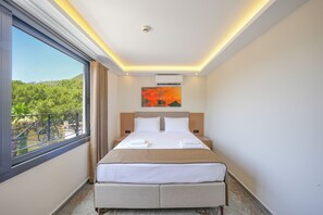 Standard Double or Twin Room | Iron/ironing board, free WiFi