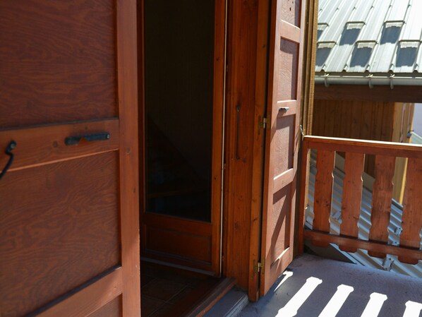 Exterior detail - Apartment 2-room cabin + mezzanine for 6 people in Valloire, West balcony (Valloire)
