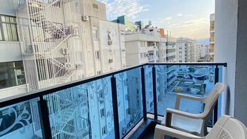 Minibar, Zimmersafe, Schreibtisch, laptopgeeigneter Arbeitsplatz