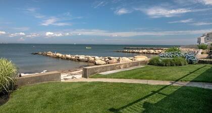 Ocean front, private beach, deck, fire pit, covered patio, paddleboards & more!