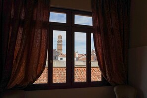 Interni