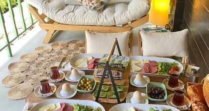 Gayb-i Boutique Home
