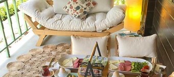 Gayb-i Boutique Home