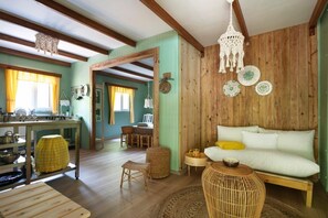 Standard Room | Living area