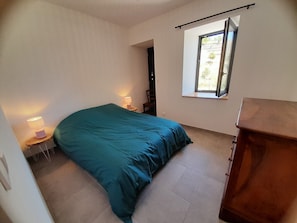3 bedrooms, travel cot, free WiFi