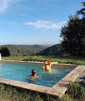 Pool - Pretty house in southern Ardèche with view, in Cévennes hamlet (Lentillères)