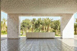 المنشأة من الخارج