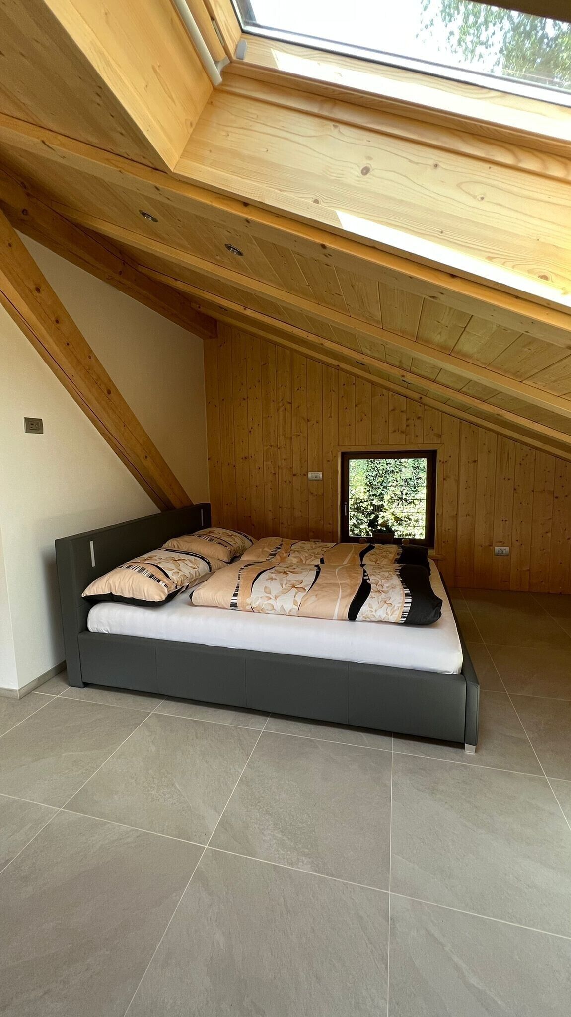 1 camera, Wi-Fi gratuito, lenzuola