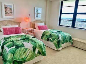 2 bedrooms, iron/ironing board, WiFi, bed sheets - Sweeping Northwest Gulf views from this comfortable Beachfront Condo (Marco Island)