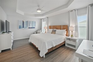 3 bedrooms, desk, iron/ironing board, free WiFi