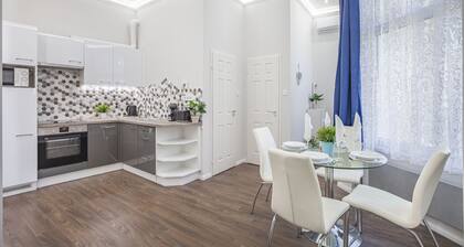 Luxy Apartment in the City Center for 4