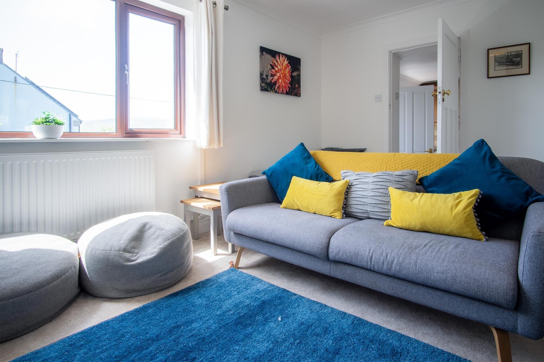 House (3 Bedrooms) | Living area | TV