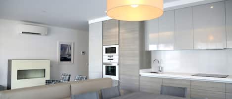 Apartamento, 1 habitación | Cocina privada | Frigorífico, microondas, horno y placa de cocina