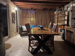 Dining - *LUXURIOUS 2 person STUDIO* (Noord)