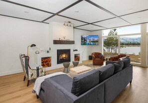 Smart TV, chimenea y tenis de mesa 