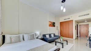 1 slaapkamer, een strijkplank/strijkijzer, gratis wifi, beddengoed