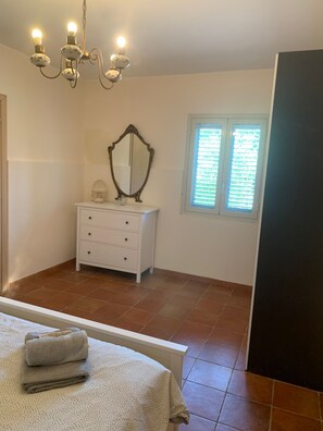 1 camera, ferro/asse da stiro, Wi-Fi gratuito, lenzuola