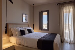 Delight Room, Hot Tub, Sea View | In-room safe, individually decorated, individually furnished - Nimbus Lumen (Mykonos)