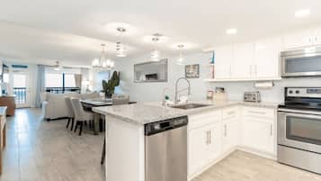 Fridge, microwave, stovetop, dishwasher