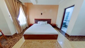 Habitación clásica doble | Ropa de cama de alta calidad, colchones viscoelásticos, caja fuerte