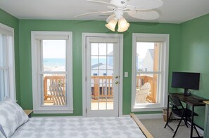 4 bedrooms, iron/ironing board, free WiFi