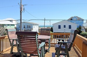 Outdoor dining - Endless Summer - 4BR Home on Quiet St. with Views!  Dog & Cat Friendly! (Surf City)